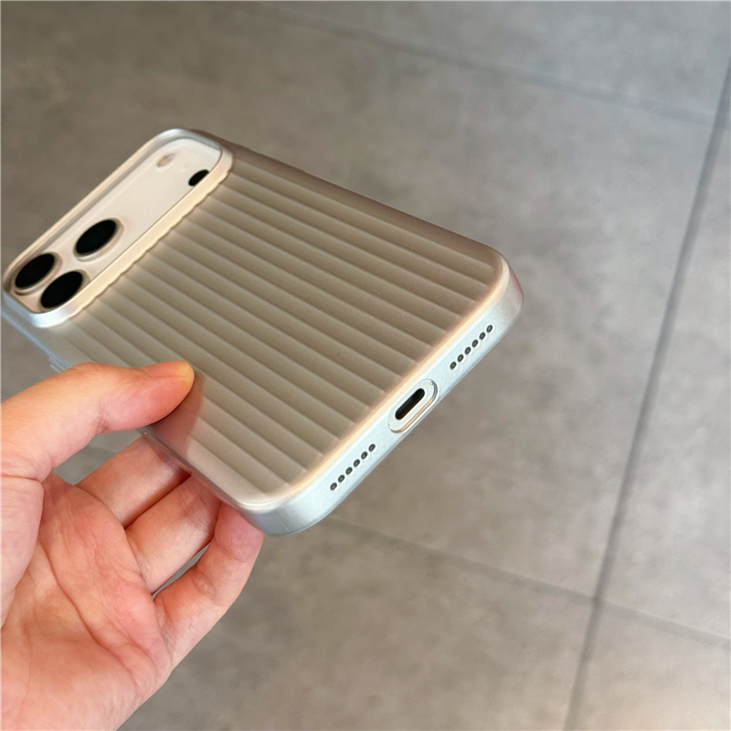 Matte MagSafe Ribbed Case - Image 4