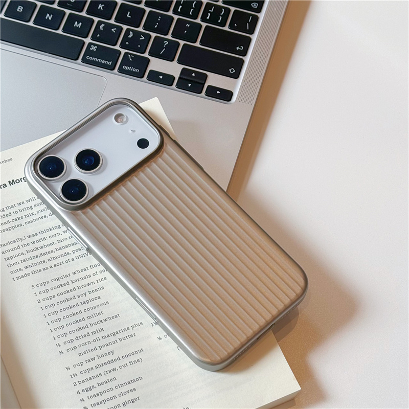 Matte MagSafe Ribbed Case - Image 5