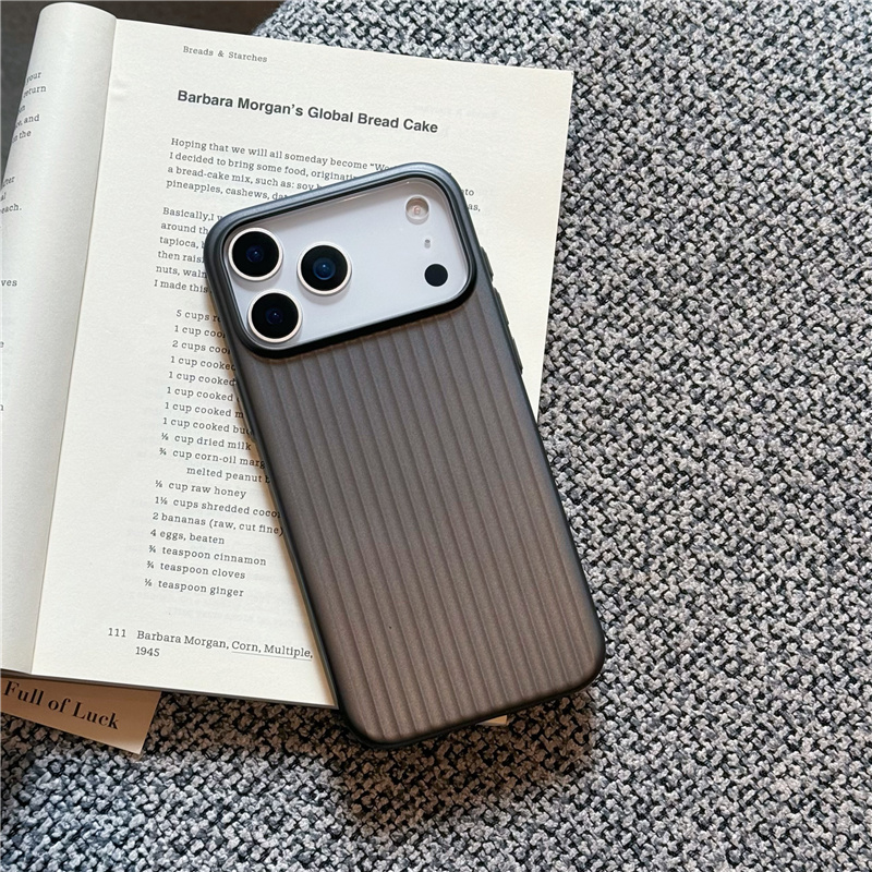 Matte MagSafe Ribbed Case - Image 7