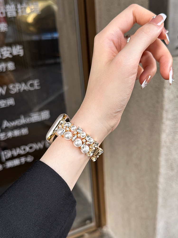 Royal Pearl Crystal Apple Watch Band - Image 3